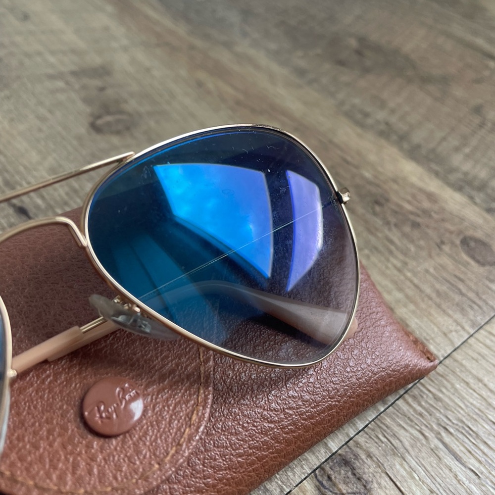 Ray-Ban Aviator Gradient Sunglasses - Picture 4 of 5